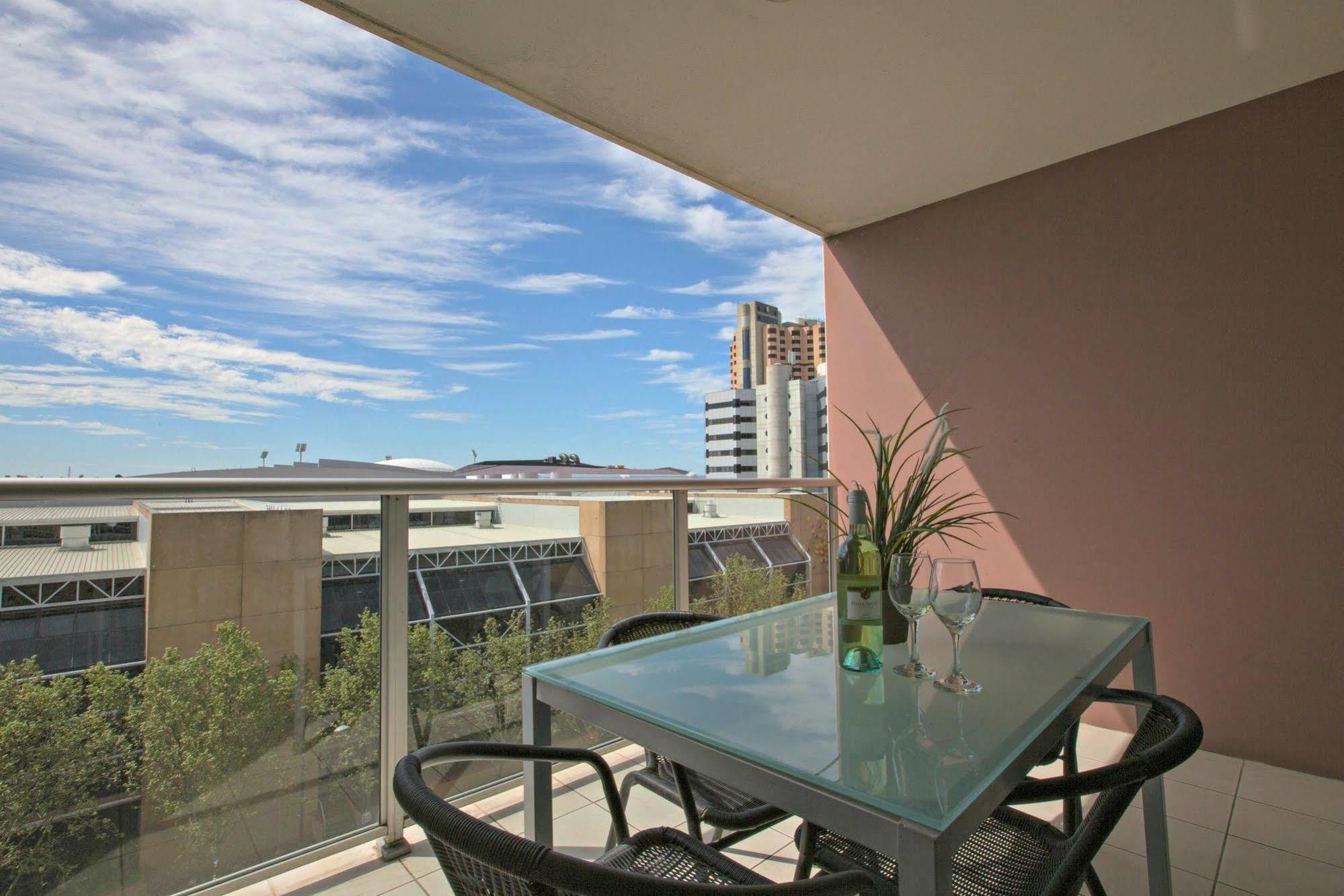 Adelaide Dress Circle Apartments - North Terrace Exterior foto